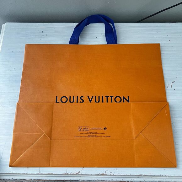Louis Vuitton Gift Bag Empty - Picture 7 of 7
